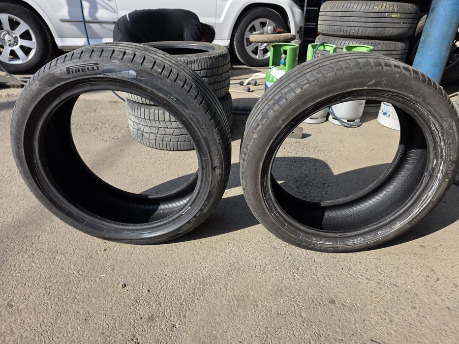 Vând 2 anvelope vara Pirelli 225 45 R18