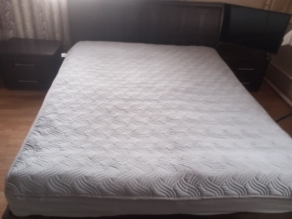 Продам кровать с мотрасом