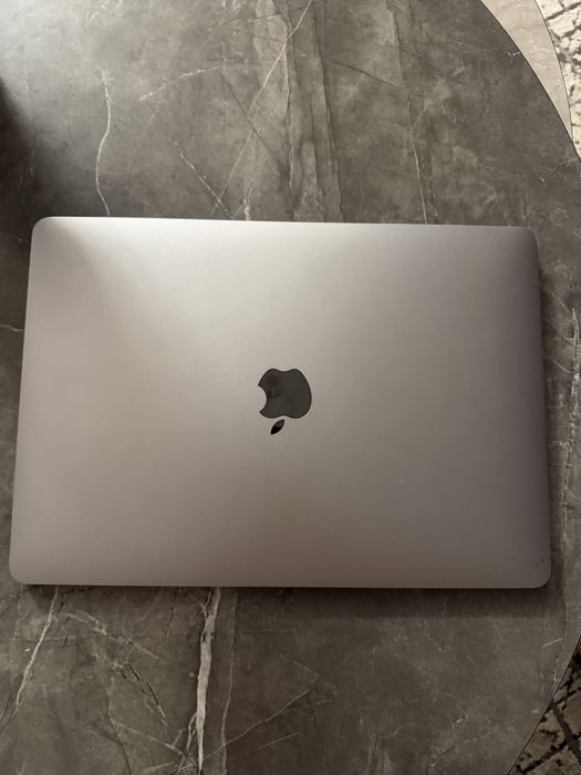 Macbook Air M1 13 inch 16GB RAM 256SSD