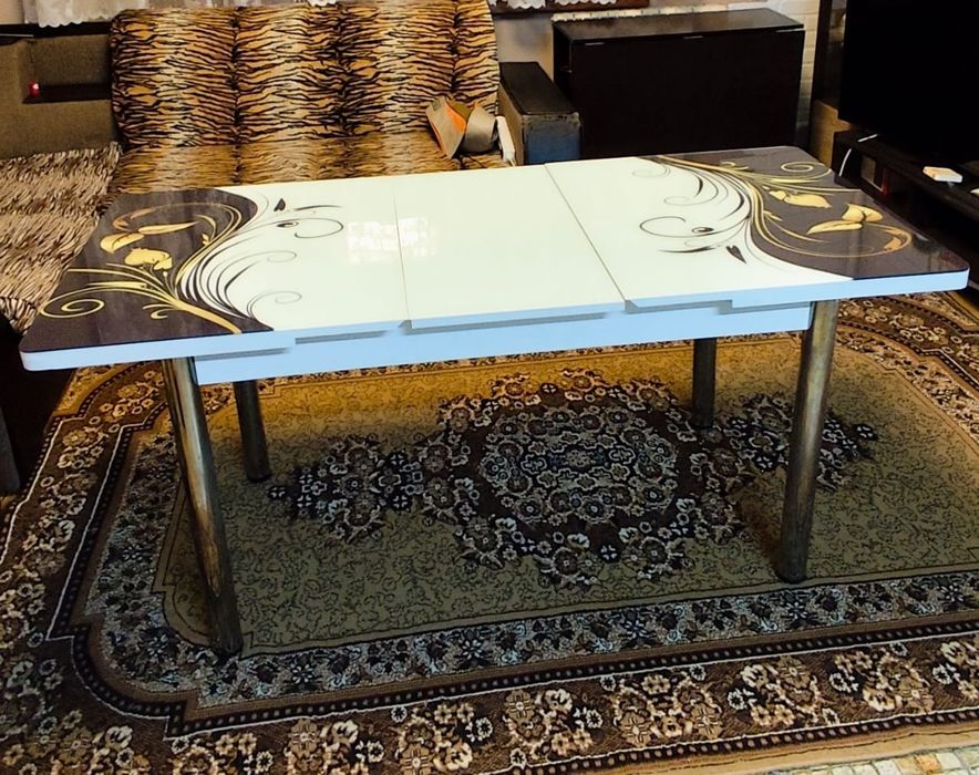 Продам кухонный стол с 6 стульями, б/у