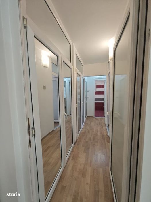 Apartament spatios,de vanzare, 3 camere, 98 mp, zona Petru Rares