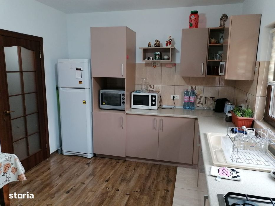 Casă de vânzare în Curtea de Argeș.