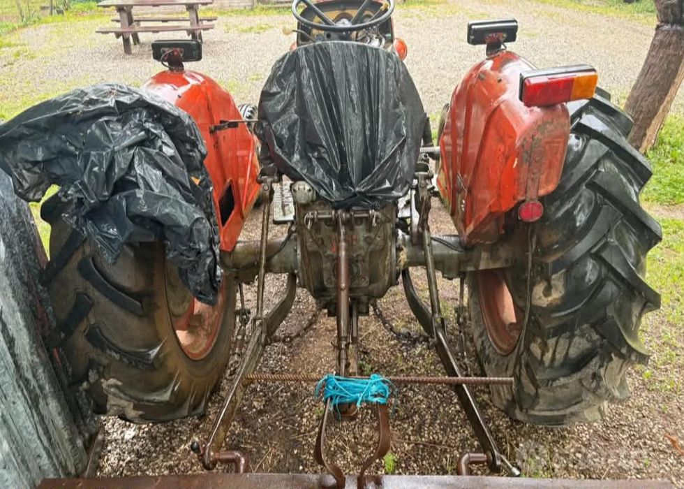Vând tractor 240