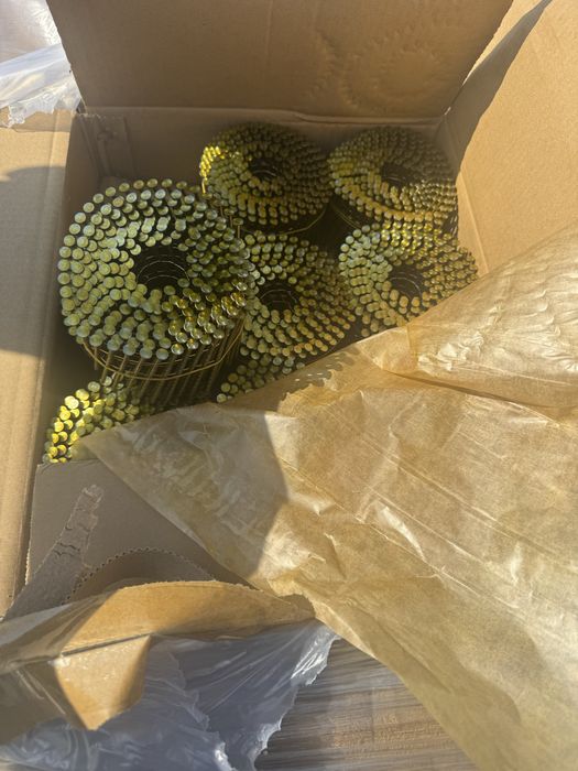 Пирони 6000 броя внос от италия  28/80 28/90