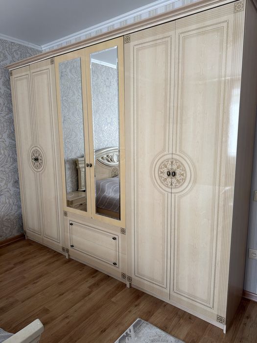 Спальный гарнитур Б/У