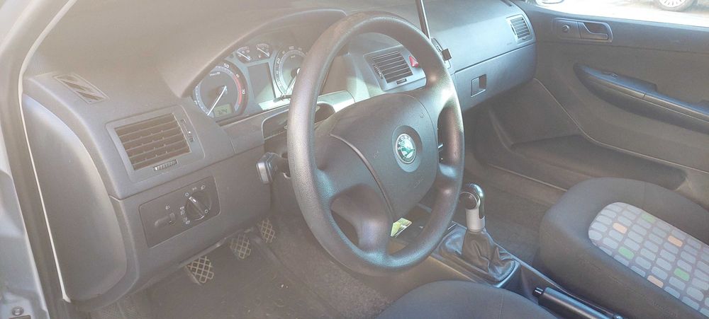 SKODA Fabia 2008 — imagine 2