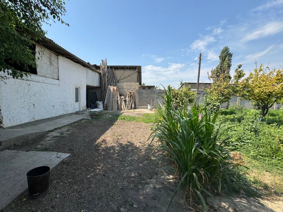 Эр участка сотилади