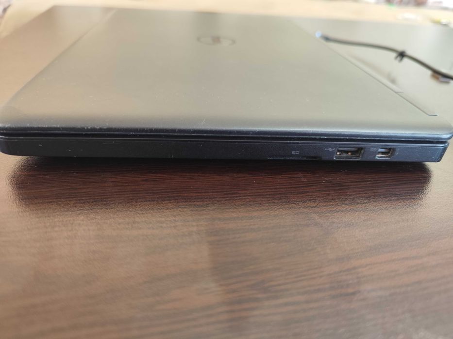 Лаптоп Dell latitude E5250 upgraded SSD 16GB RAM