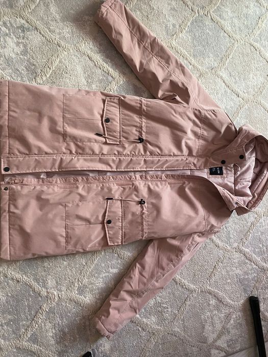 Продам детскую куртку