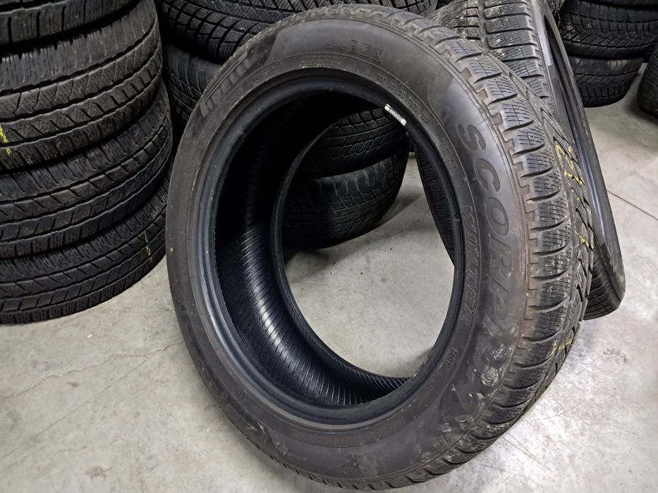 Anvelope second iarna 235 55 R19 Pirelli RFT*