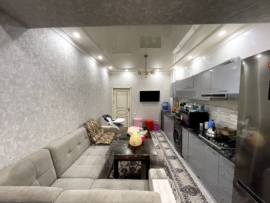 4/1/9 новостройка уй подвали билан сотилади. 98+ 80 м кв подваль