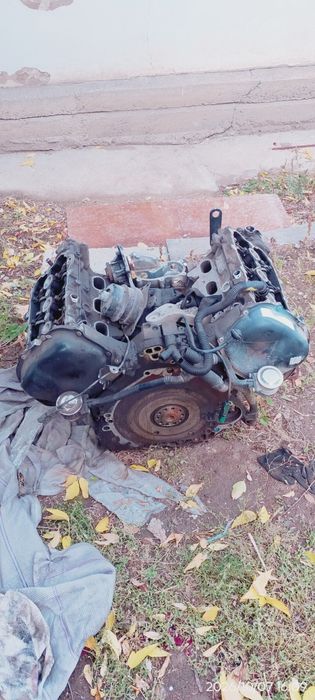 Продам двигатель Ауди  на запчасти