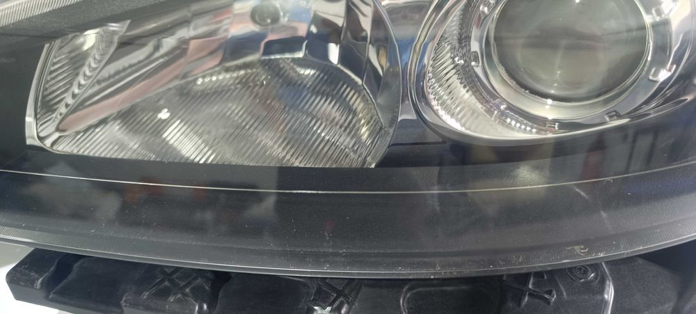 Faruri cu lupa si xenon Renault Laguna 2 facelift 2006
