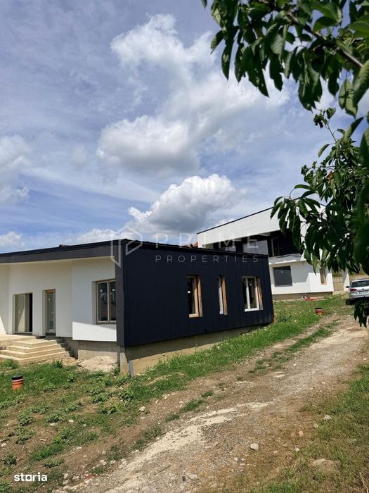 Casă modernă pe un singur nivel | Corunca – Str. Răsăritului