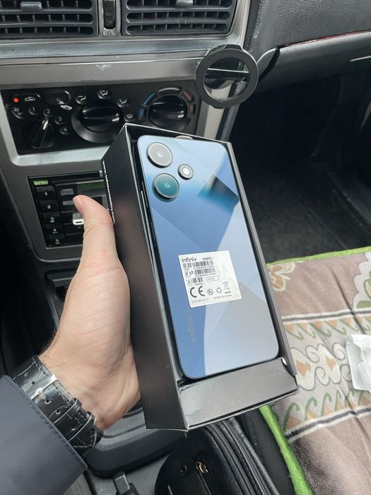 Infinix Hot30i 128GB 8GB(4+4) Ram