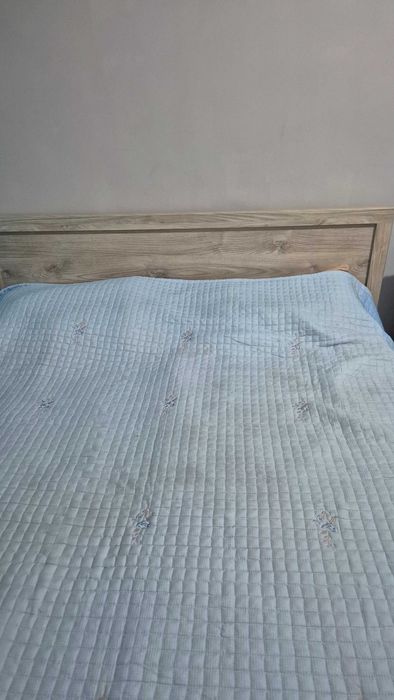 Продам двуспальную кровать