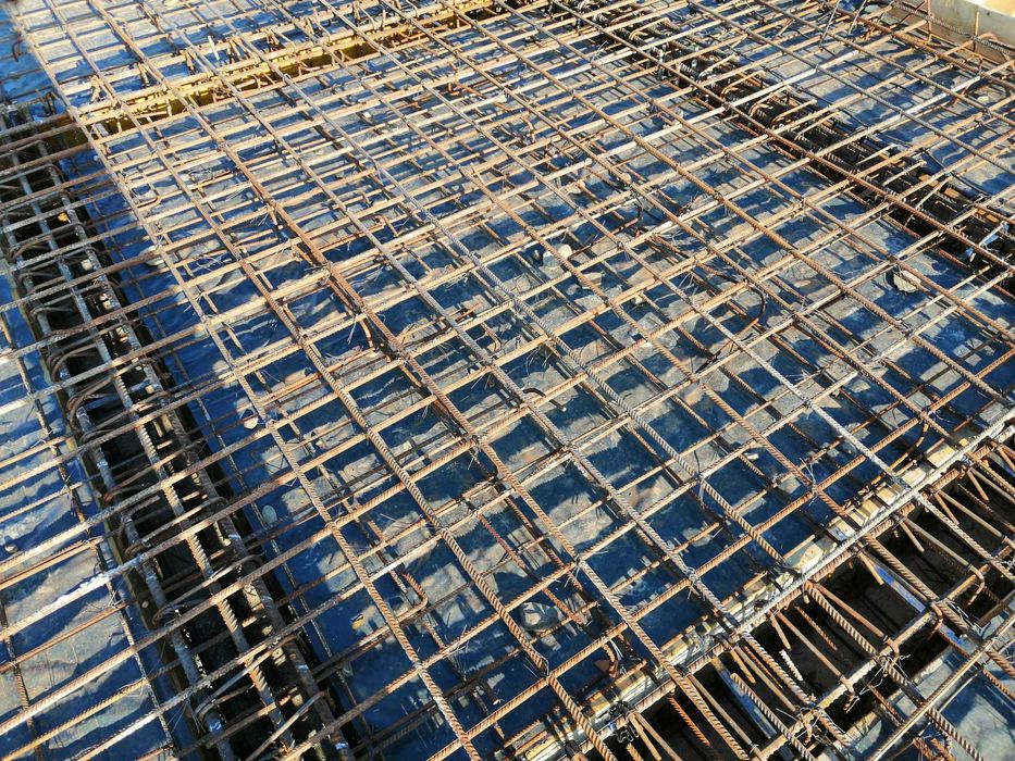 Executam lucrari de constructii, case la rosu