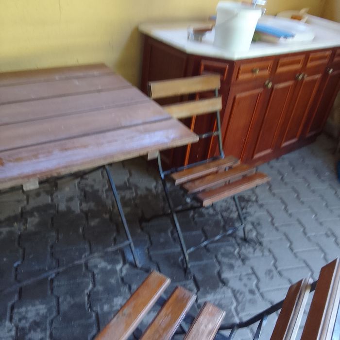 Продается шашлычный стол 4 стулья