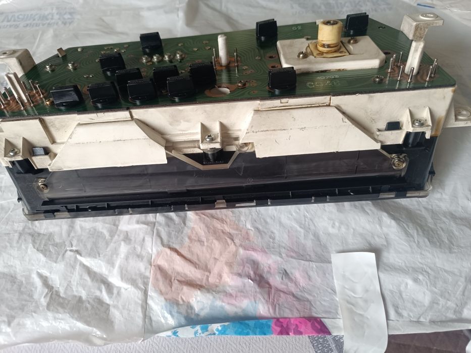 Щиток приборов на MAZDA 323