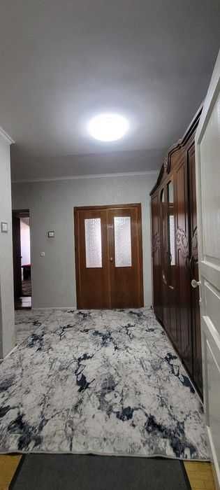 Продаётся.Яккасарайский9 этаж13 этажный дом французской планировки69кв