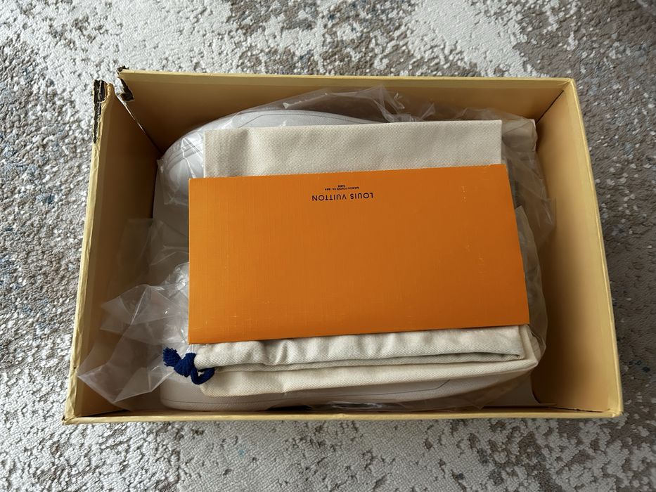 Louis Vuitton LV