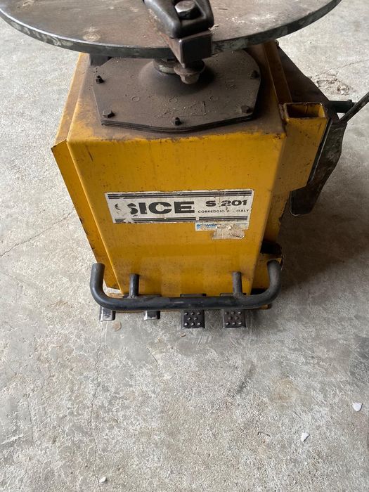 Masina dejantat roti