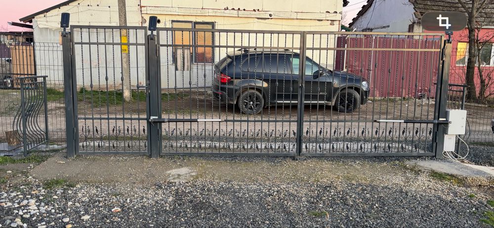 Vand teren intravilan cu numar de casa si utilitati