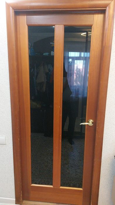 Продам деревянные двери в сборе