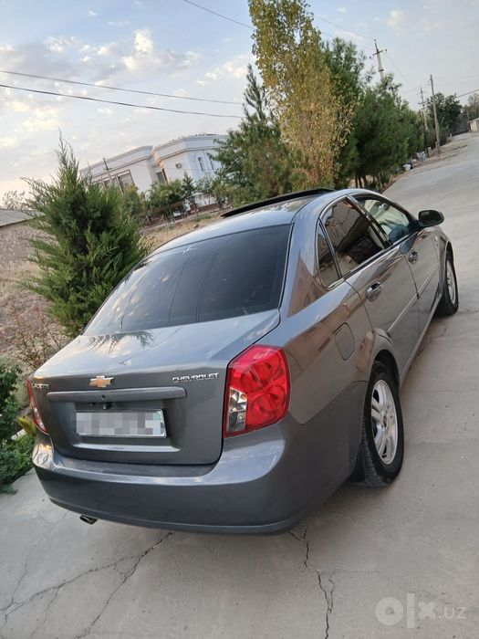 Lasetti 1.6 avtomat sotiladi 2013 yil kraska toza 180000 yurgan metan