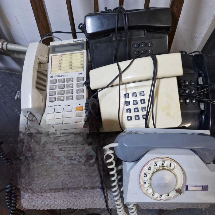Телефонные аппараты ретро.