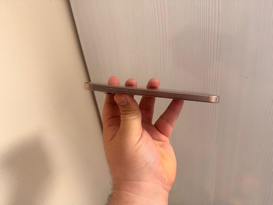 Продам Iphone 16 pro max