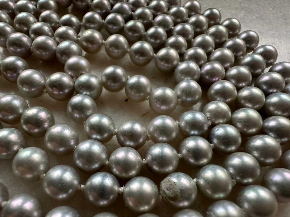 Colier din perle de gri