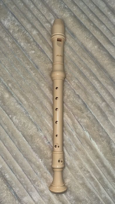 Fluier Aulos crem