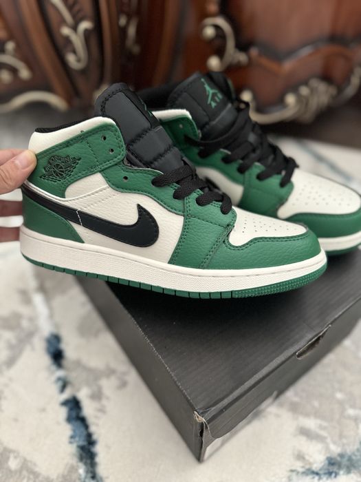 Nike Air Jordan новая!