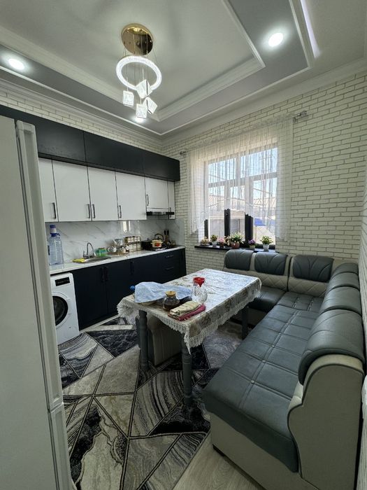 Продаётся свой дом участок.  (Uy sotiladi ) торцевой .