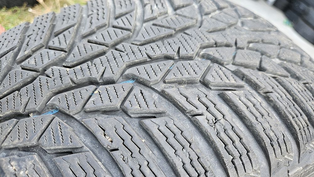 2бр гуми 215 60 16 нокиан