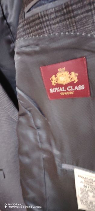 Продаются пиджак.