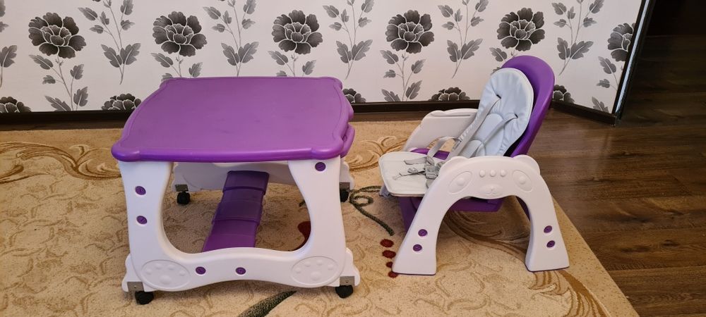 Детский кормильный стол и парта