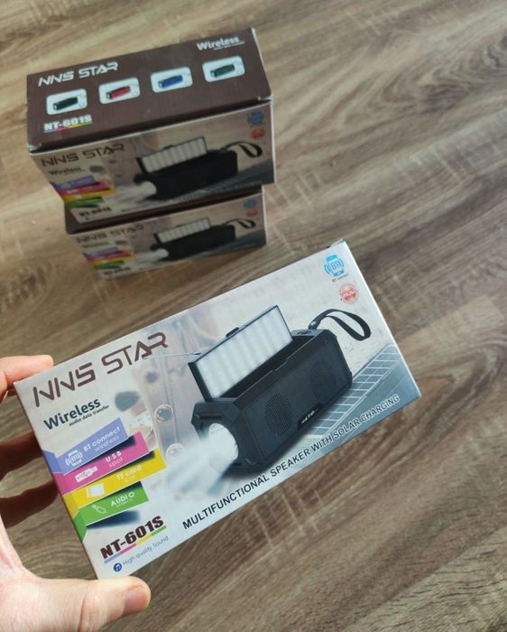 Boxa Bluetooth cu radio și încărcare solara și lanterna integrata și lampa de veghe