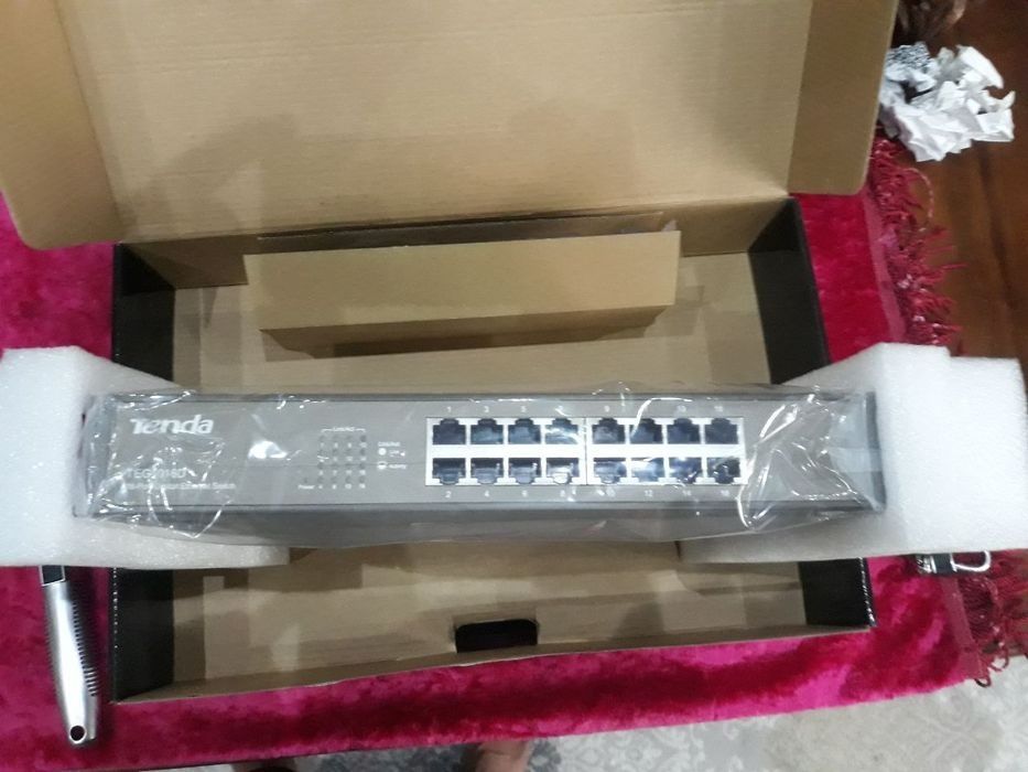 Hub switch TENDA 16 port