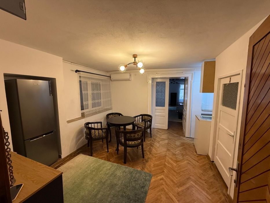 De inchiriat studio / apartament