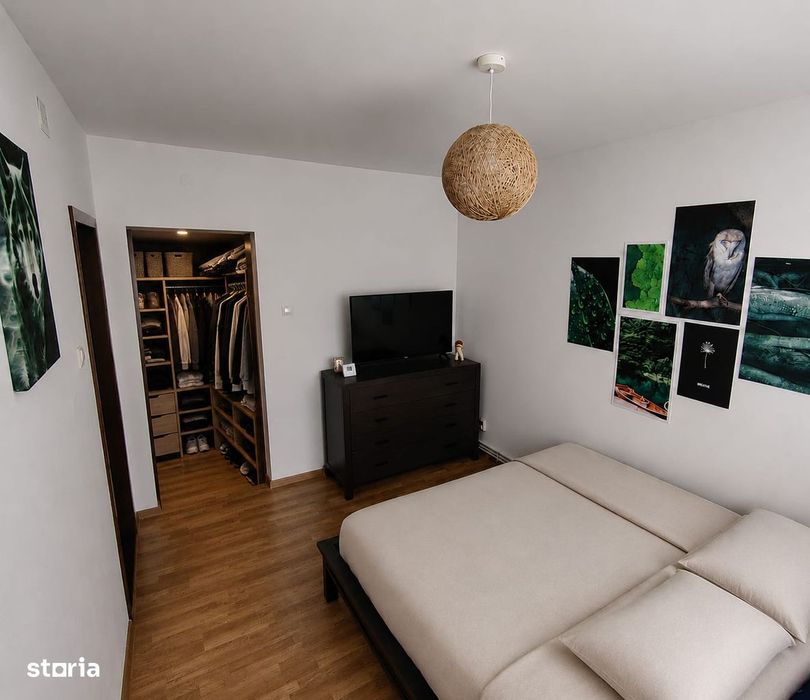 PROPRIETAR- vand ap 2 camere mobilat, cu boxa si loc parcare