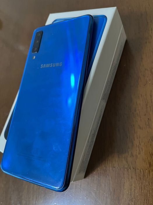 Телефон Samsung A7