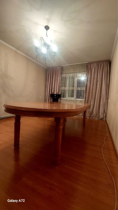 Стол со стульями