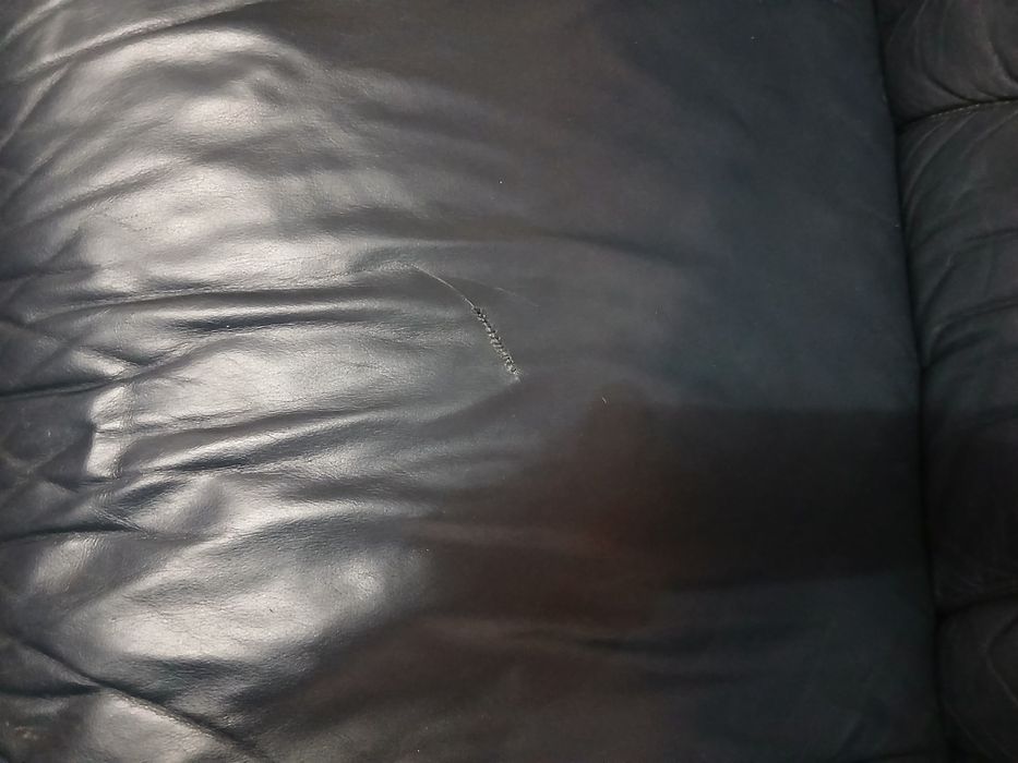 Vând 2 canapele din piele naturală