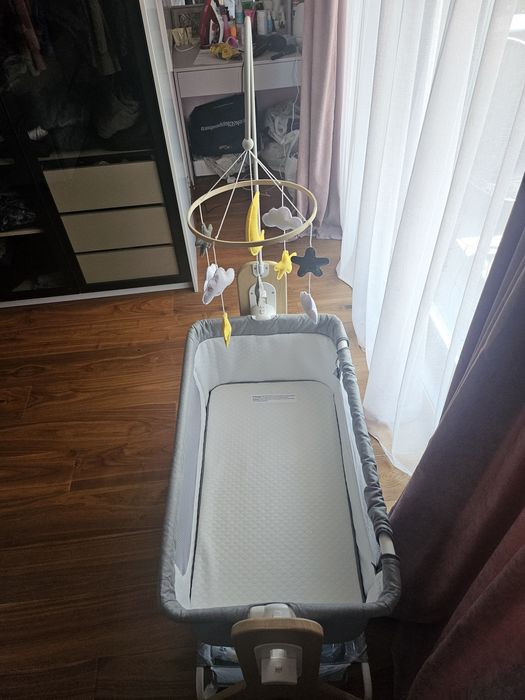 Бебешка кошара next to me