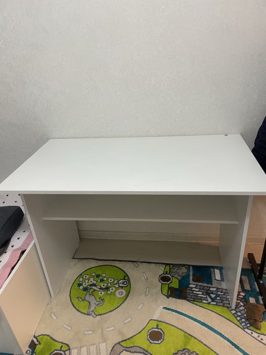 Белый парта , новый и прочный