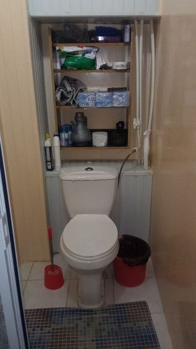 Уй сотилада 3 мик жихозла билан