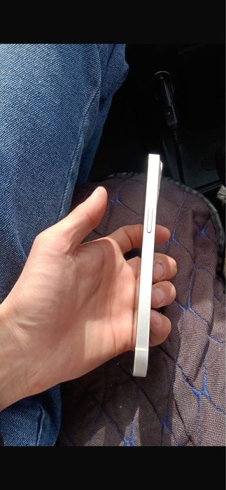 Продам айфон 13