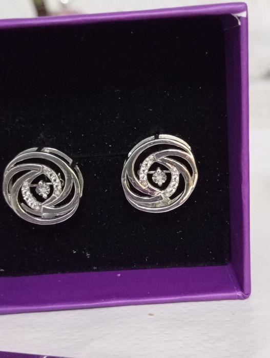 Кумуш зирак бриллиант кузли сертификат билан